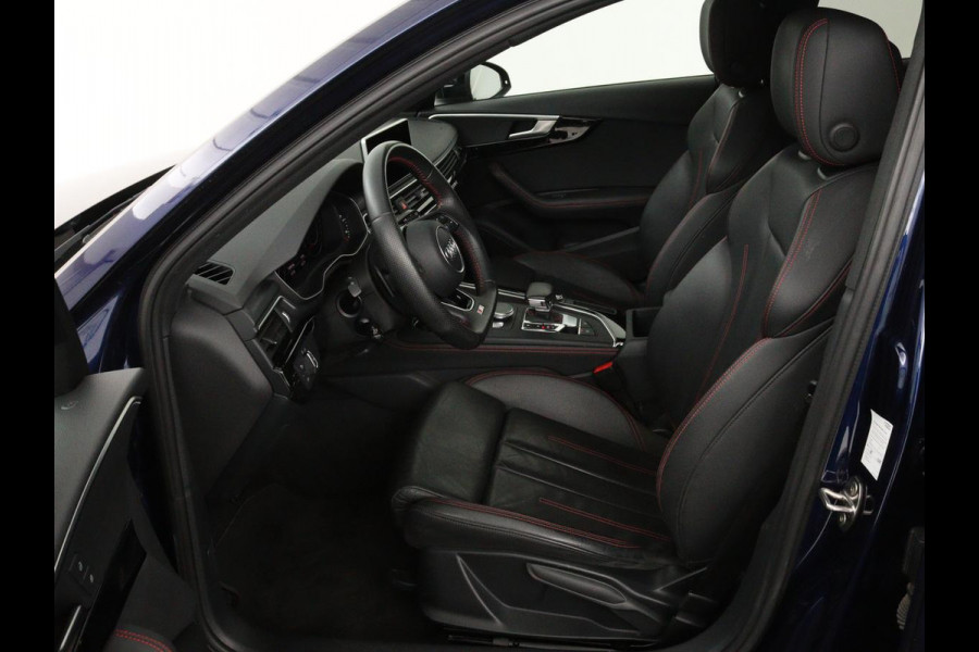 Audi A4 45 TFSI quattro Sport S line Black Edition | Leder | Trekhaak | 360 camera | Virtual Cockpit | Matrix LED | Navigatie | Sportstoelen | Park Assist | Climate control