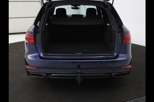 Audi A4 45 TFSI quattro Sport S line Black Edition | Leder | Trekhaak | 360 camera | Virtual Cockpit | Matrix LED | Navigatie | Sportstoelen | Park Assist | Climate control