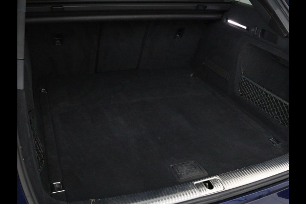 Audi A4 45 TFSI quattro Sport S line Black Edition | Leder | Trekhaak | 360 camera | Virtual Cockpit | Matrix LED | Navigatie | Sportstoelen | Park Assist | Climate control