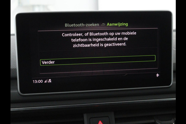 Audi A4 45 TFSI quattro Sport S line Black Edition | Leder | Trekhaak | 360 camera | Virtual Cockpit | Matrix LED | Navigatie | Sportstoelen | Park Assist | Climate control