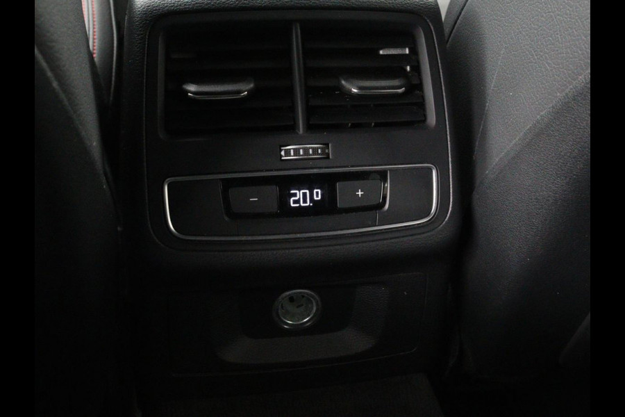 Audi A4 45 TFSI quattro Sport S line Black Edition | Leder | Trekhaak | 360 camera | Virtual Cockpit | Matrix LED | Navigatie | Sportstoelen | Park Assist | Climate control