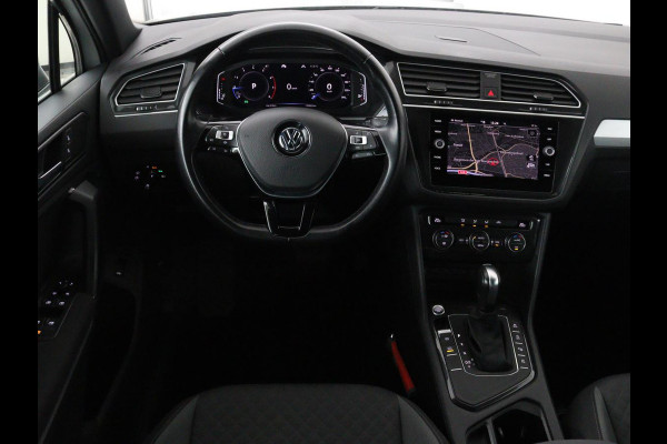 Volkswagen Tiguan 1.5 TSI R-Line | DSG | 360 camera | Active Info | Keyless | Adaptive cruise | Trekhaak | Full LED | Park Assist | Carplay | Navigatie