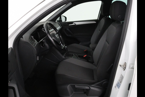 Volkswagen Tiguan 1.5 TSI R-Line | DSG | 360 camera | Active Info | Keyless | Adaptive cruise | Trekhaak | Full LED | Park Assist | Carplay | Navigatie