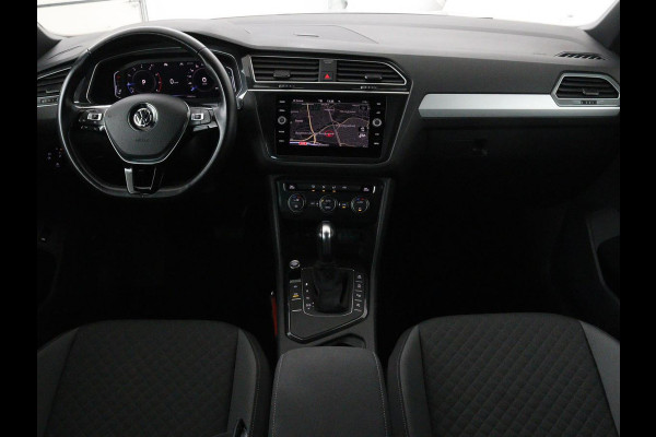 Volkswagen Tiguan 1.5 TSI R-Line | DSG | 360 camera | Active Info | Keyless | Adaptive cruise | Trekhaak | Full LED | Park Assist | Carplay | Navigatie