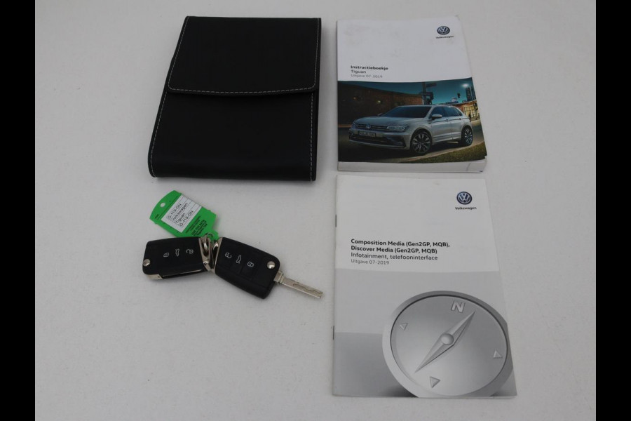 Volkswagen Tiguan 1.5 TSI R-Line | DSG | 360 camera | Active Info | Keyless | Adaptive cruise | Trekhaak | Full LED | Park Assist | Carplay | Navigatie