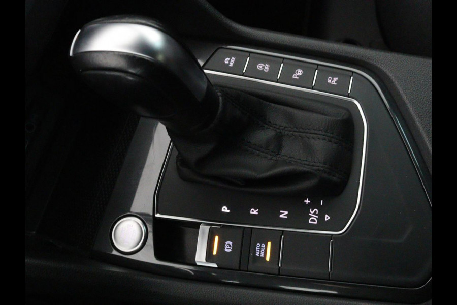 Volkswagen Tiguan 1.5 TSI R-Line | DSG | 360 camera | Active Info | Keyless | Adaptive cruise | Trekhaak | Full LED | Park Assist | Carplay | Navigatie