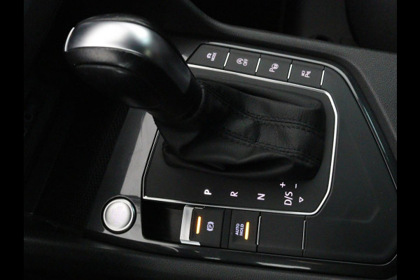 Volkswagen Tiguan 1.5 TSI R-Line | DSG | 360 camera | Active Info | Keyless | Adaptive cruise | Trekhaak | Full LED | Park Assist | Carplay | Navigatie