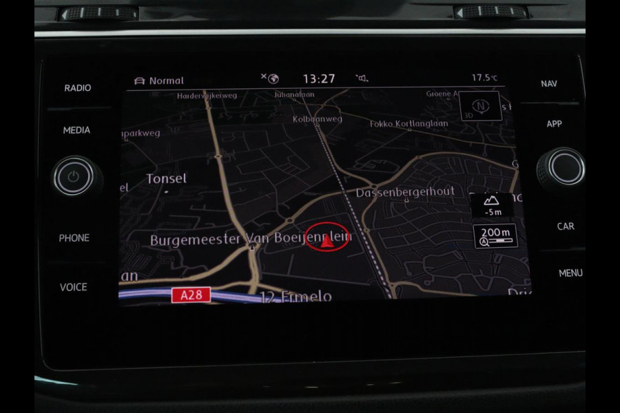 Volkswagen Tiguan 1.5 TSI R-Line | DSG | 360 camera | Active Info | Keyless | Adaptive cruise | Trekhaak | Full LED | Park Assist | Carplay | Navigatie