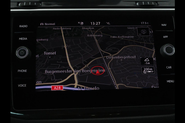 Volkswagen Tiguan 1.5 TSI R-Line | DSG | 360 camera | Active Info | Keyless | Adaptive cruise | Trekhaak | Full LED | Park Assist | Carplay | Navigatie