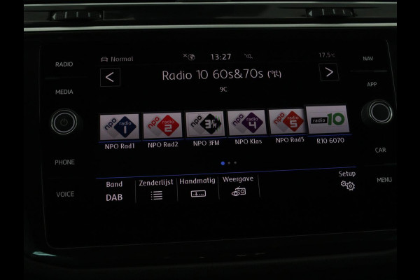 Volkswagen Tiguan 1.5 TSI R-Line | DSG | 360 camera | Active Info | Keyless | Adaptive cruise | Trekhaak | Full LED | Park Assist | Carplay | Navigatie