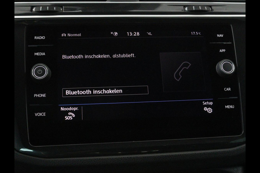 Volkswagen Tiguan 1.5 TSI R-Line | DSG | 360 camera | Active Info | Keyless | Adaptive cruise | Trekhaak | Full LED | Park Assist | Carplay | Navigatie