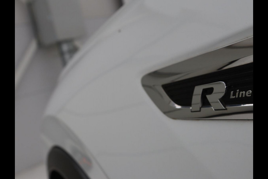 Volkswagen Tiguan 1.5 TSI R-Line | DSG | 360 camera | Active Info | Keyless | Adaptive cruise | Trekhaak | Full LED | Park Assist | Carplay | Navigatie