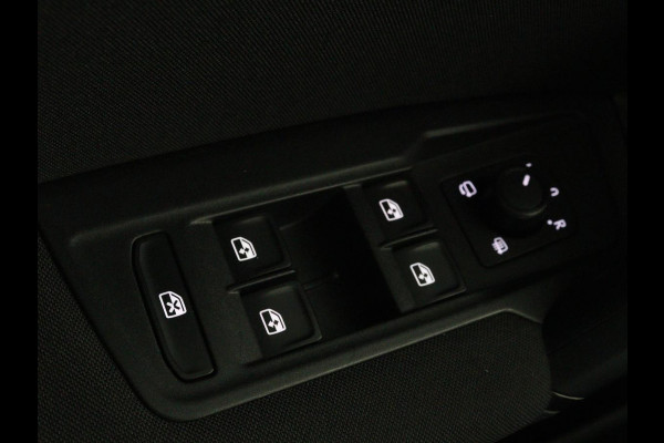 Volkswagen Tiguan 1.5 TSI R-Line | DSG | 360 camera | Active Info | Keyless | Adaptive cruise | Trekhaak | Full LED | Park Assist | Carplay | Navigatie