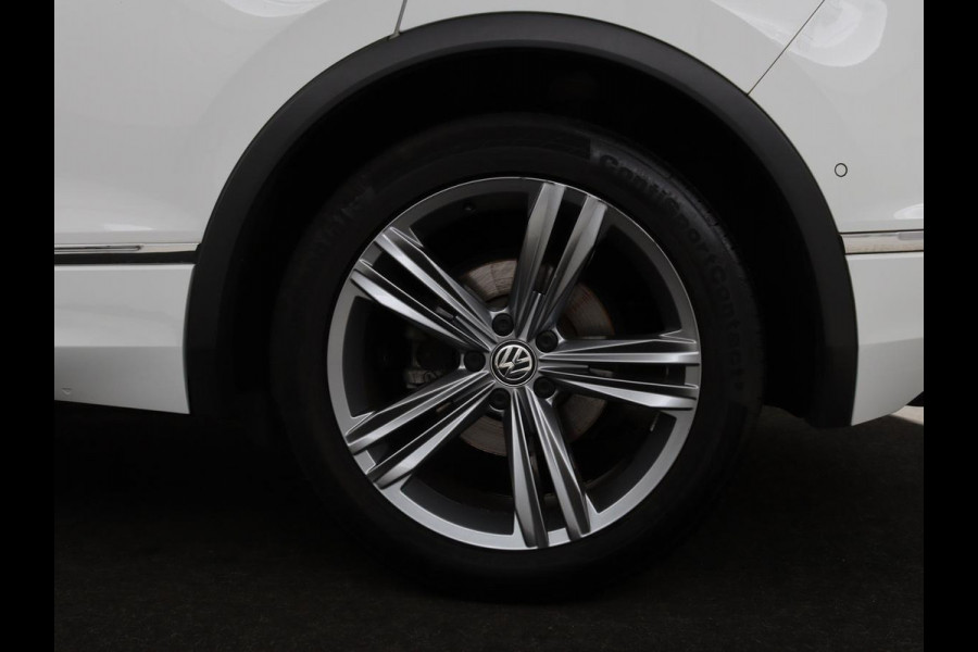 Volkswagen Tiguan 1.5 TSI R-Line | DSG | 360 camera | Active Info | Keyless | Adaptive cruise | Trekhaak | Full LED | Park Assist | Carplay | Navigatie