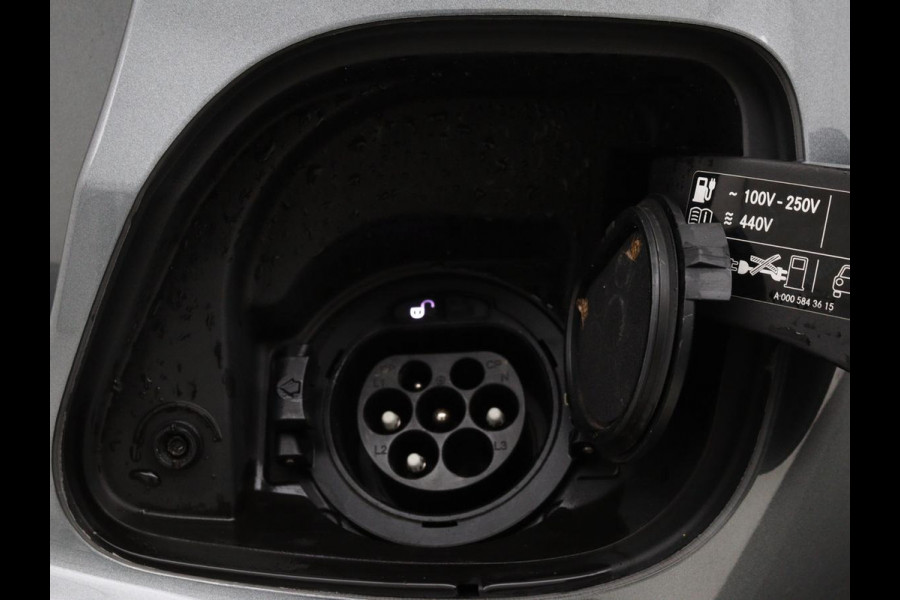 Mercedes-Benz E-Klasse 300e Business Solution AMG | Leder | Trekhaak | Stoelverwarming | 360 camera | Carplay | Sfeerverlichting | Matrix LED | Keyless | Navigatie