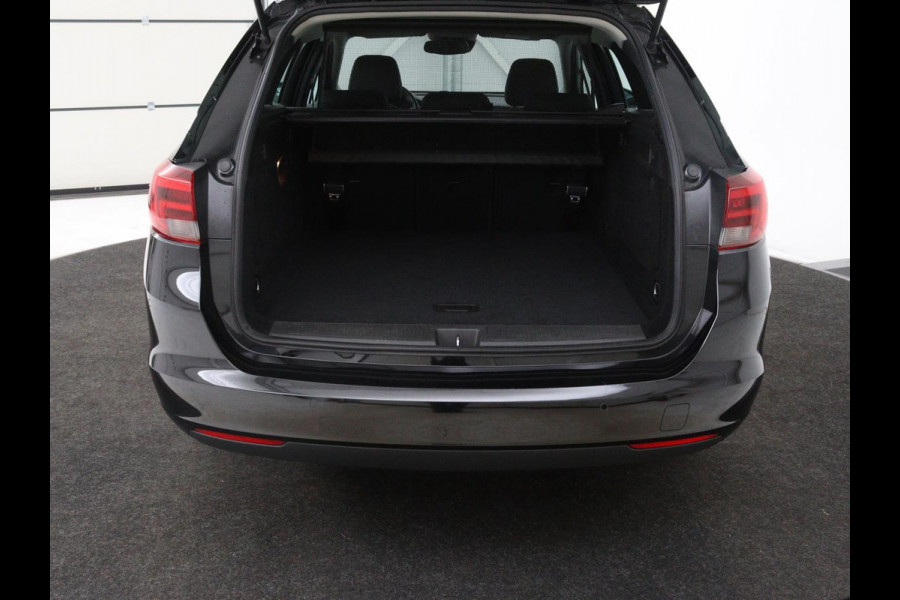 Opel Astra 1.4 Turbo Elegance | Automaat | Matrix LED | Camera | Carplay | Navigatie | Climate control | Bluetooth | Cruise control