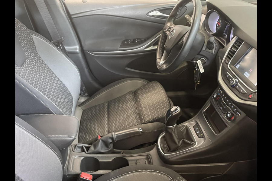 Opel Astra 1.2 Business Edition Climate control Navigatie Cruise control LED Trekhaak Apple Carplay/ Android Auto