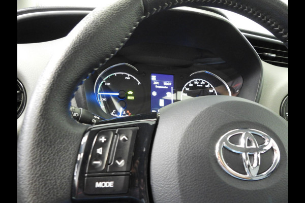 Toyota Yaris 1.5 Hybrid Active CLIMA/CAMERA/CRUISE/PDC!