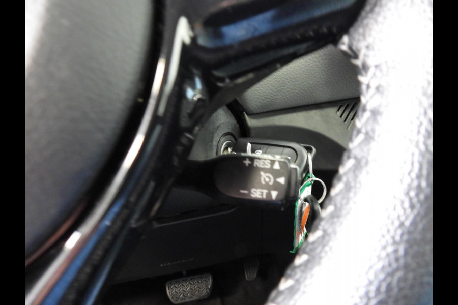 Toyota Yaris 1.5 Hybrid Active CLIMA/CAMERA/CRUISE/PDC!
