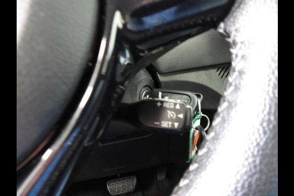 Toyota Yaris 1.5 Hybrid Active CLIMA/CAMERA/CRUISE/PDC!