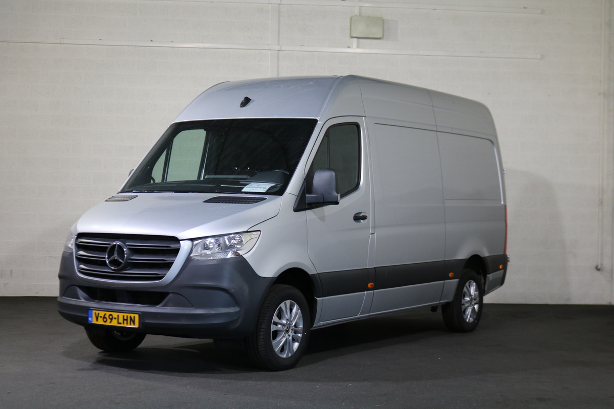 Mercedes-Benz Sprinter 317 CDI L2 H2 Automaat Airco Navigatie Camera 3.5T Trekhaak Mercedes-Benz Sprinter 317 CDI L2 H2 Automaat Airco Navigatie Camera 3.5T Trekhaak