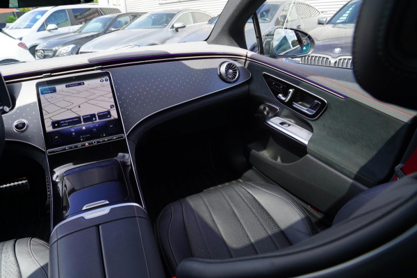 Mercedes-Benz EQE 300 AMG 89 kWh | Panorama | Burmester | Stoelkoeling | Head up | Disctronic | Memory stoelen | Stoelventilatie