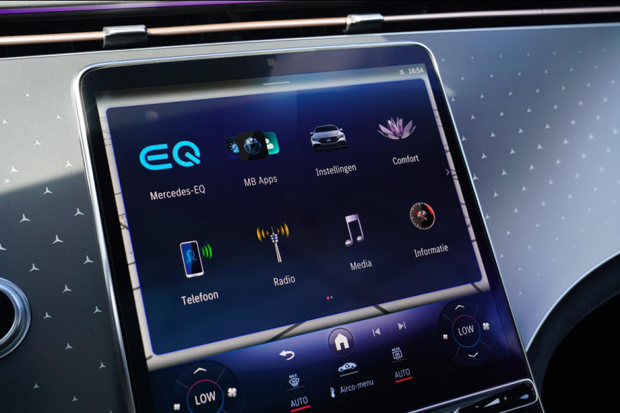 Mercedes-Benz EQE 300 AMG 89 kWh | Panorama | Burmester | Stoelkoeling | Head up | Disctronic | Memory stoelen | Stoelventilatie