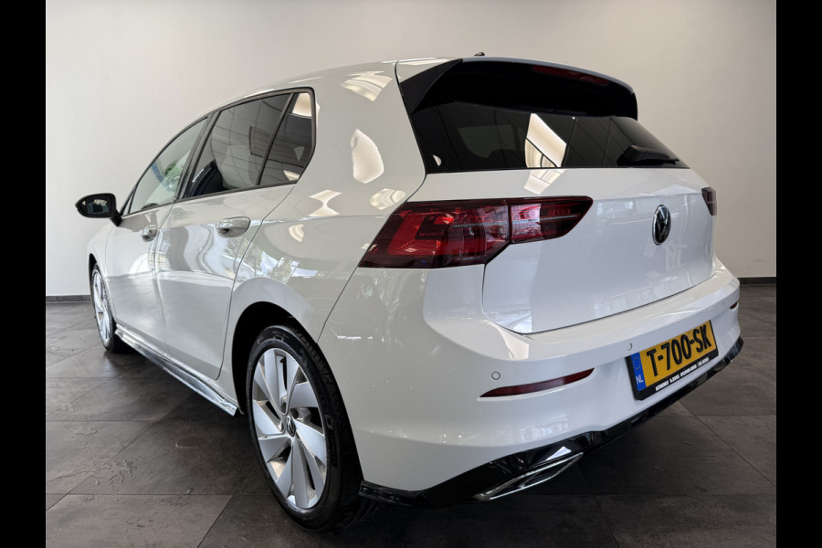 Volkswagen Golf 1.5 TSI Highline Business R 150pk Panorama Navigatie Sfeerverliching DAB+ Apple Carplay Cruise Control 17LMV