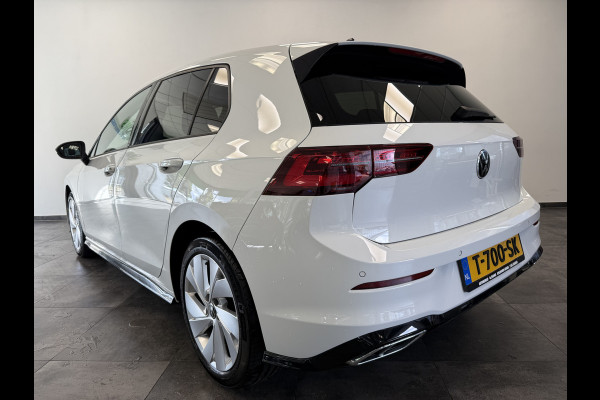 Volkswagen Golf 1.5 TSI Highline Business R 150pk Panorama Navigatie Sfeerverliching DAB+ Apple Carplay Cruise Control 17LMV