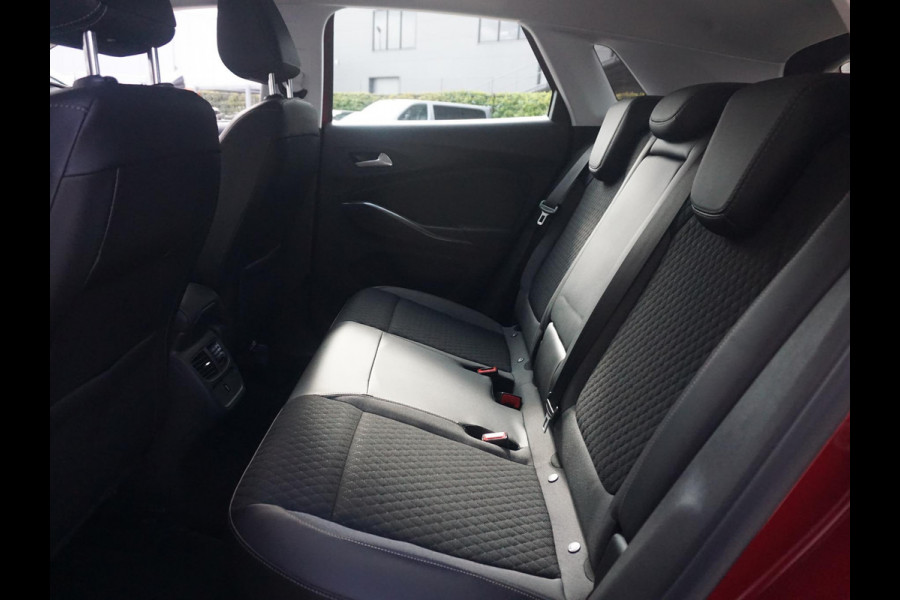 Opel Grandland X 1.6 Turbo Hybrid Business Edition