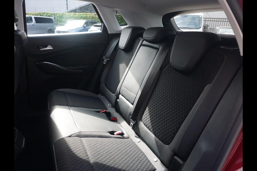 Opel Grandland X 1.6 Turbo Hybrid Business Edition