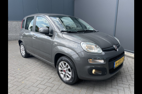 Fiat Panda 1.2 Lounge  5 zit plaatsen                          Airco - Bluetooth - Spiegels E V+VW - Centrale deurvergr. - E-Ramen voor - LMV 14"- ML Zeer goed onderhouden!