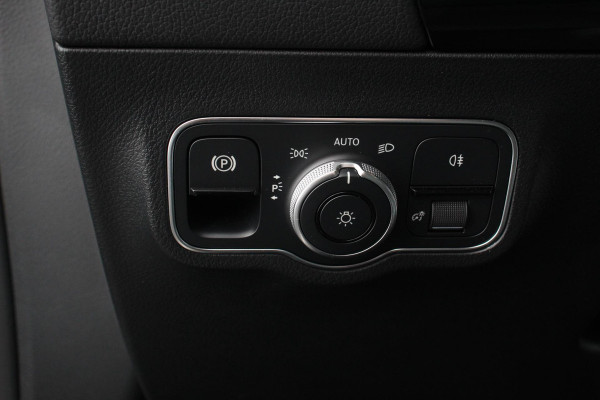 Mercedes-Benz GLA 200 Automaat Progressive Line | Navigatie | Stoelverwarming | Park Assist | Parkeersensoren | Camera | Spiegelpakket | LED koplamp High Performance | Elektrische achterklep | Seat-comfort Pack|