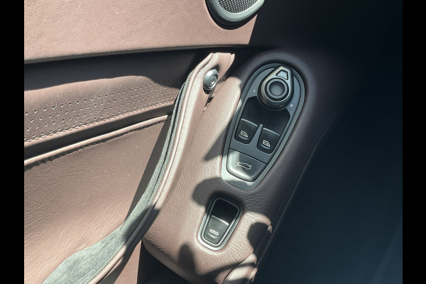 Aston Martin Vantage Roadster 4.0 V8 360° Leer Sportzetels 21 Inch Xenon-Grey 10.487KM!