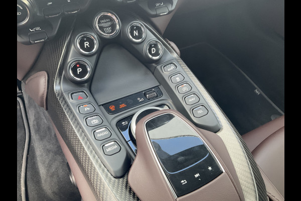 Aston Martin Vantage Roadster 4.0 V8 360° Leer Sportzetels 21 Inch Xenon-Grey 10.487KM!