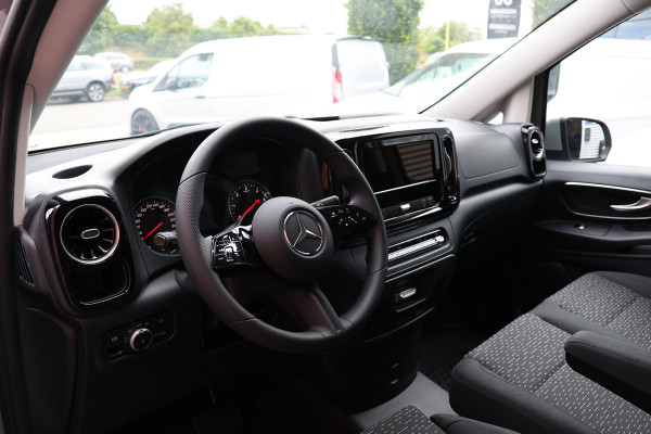 Mercedes-Benz Vito 116 CDI L3 XXL | AMG Edition | Multibeam Led | Dodehoek detector | Rijstrookassistent | CarPlay | Camera | Side-Bars | DAB | Cruise control | 3-Zitter | BPM Vrij | Fabrieksgarantie