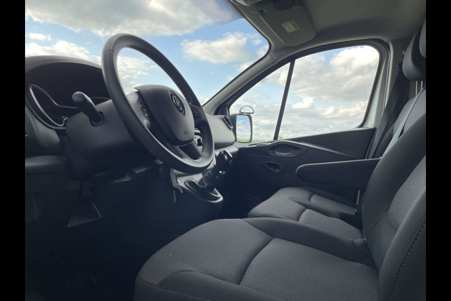 Renault Trafic 2.0 dCi 120pk E6 Comfort 3-zits BPM Vrij! Lease €264 p/m, Airco, Trekhaak, 2x Schuifdeur, PDC, Cruise controle, Onderhoudshistorie aanwezig