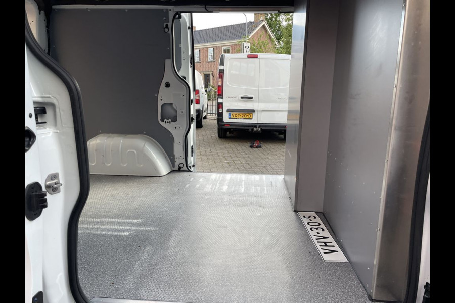 Renault Trafic 2.0 dCi 120pk E6 Comfort 3-zits BPM Vrij! Lease €264 p/m, Airco, Trekhaak, 2x Schuifdeur, PDC, Cruise controle, Onderhoudshistorie aanwezig