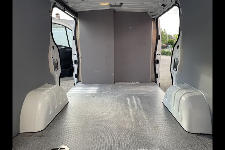 Renault Trafic 2.0 dCi 120pk E6 Comfort 3-zits BPM Vrij! Lease €264 p/m, Airco, Trekhaak, 2x Schuifdeur, PDC, Cruise controle, Onderhoudshistorie aanwezig