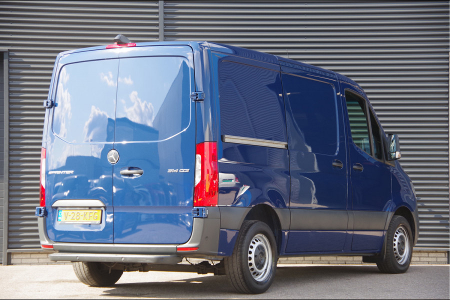 Mercedes-Benz Sprinter 314 2.2 CDI L1H1 AUT. 3-ZITS, ADAPT. CRUISE, CAMERA, STANDKACHEL, VOORRUIT VERWARMING, STOELVERWARMING, MISTLAMPEN