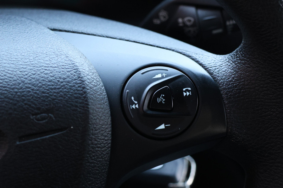Ford Transit Connect 1.5 EcoBlue | Lederen bekleding | PDC V+A | Airco | Trekhaak | Dealer onderhouden | Nieuwe APK | Euro 6 | MF Stuur