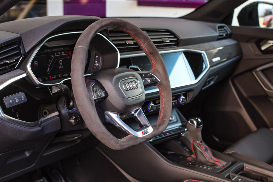 Audi RSQ3 Sportback TFSI *Pano*360 Camera*RS-Stoelen*Keyless*Carbon spiegels*