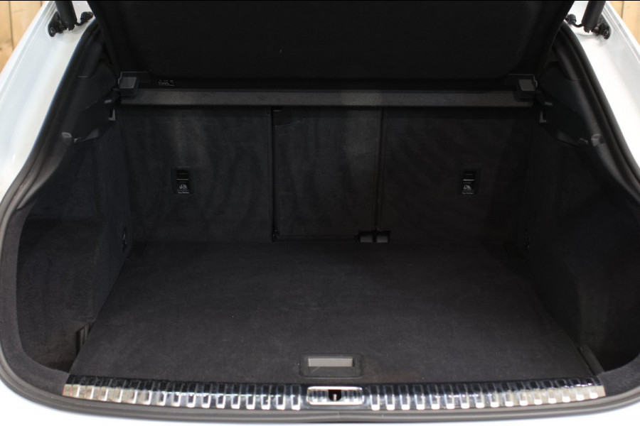 Audi RSQ3 Sportback TFSI *Pano*360 Camera*RS-Stoelen*Keyless*Carbon spiegels*