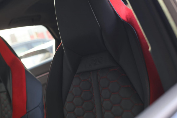 Audi RSQ3 Sportback TFSI *Pano*360 Camera*RS-Stoelen*Keyless*Carbon spiegels*