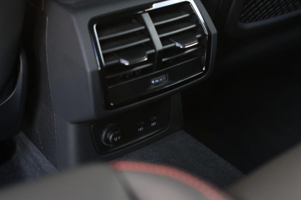 Audi RSQ3 Sportback TFSI *Pano*360 Camera*RS-Stoelen*Keyless*Carbon spiegels*