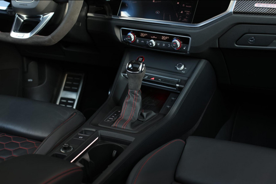 Audi RSQ3 Sportback TFSI *Pano*360 Camera*RS-Stoelen*Keyless*Carbon spiegels*