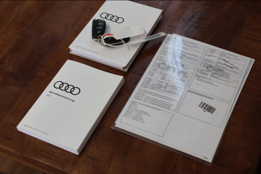 Audi RSQ3 Sportback TFSI *Pano*360 Camera*RS-Stoelen*Keyless*Carbon spiegels*