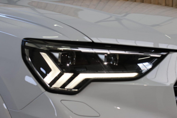Audi RSQ3 Sportback TFSI *Pano*360 Camera*RS-Stoelen*Keyless*Carbon spiegels*