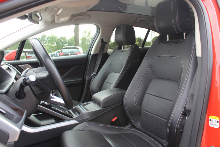 Jaguar I-PACE EV400 First Edition 90 kWh / Full option / Panoramadak / 360Camera / Head-up / Luchtvering / Leder / Meridian / Stuurverwarming