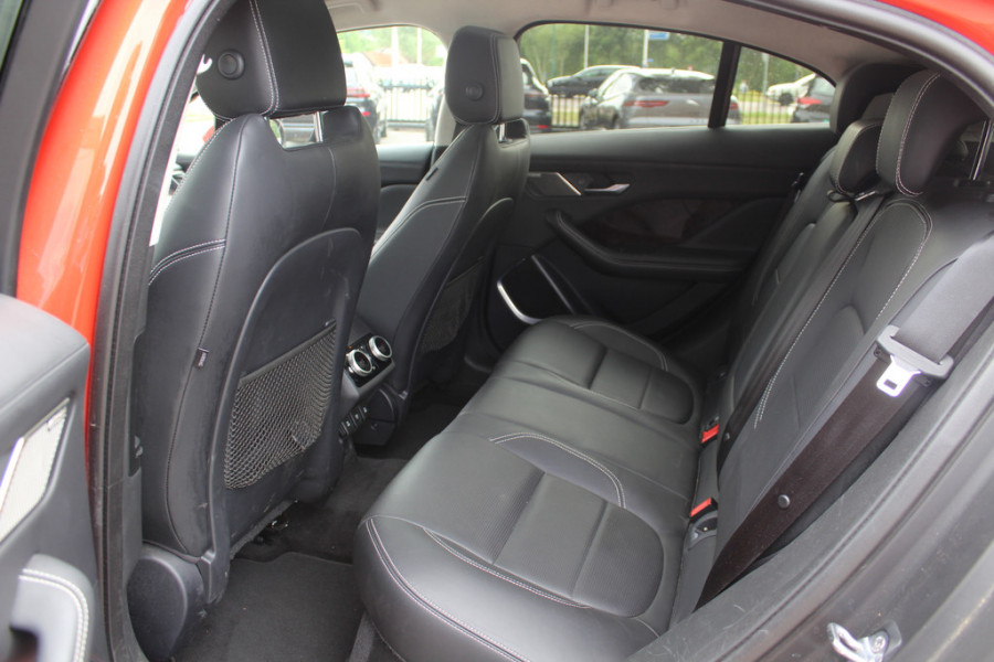 Jaguar I-PACE EV400 First Edition 90 kWh / Full option / Panoramadak / 360Camera / Head-up / Luchtvering / Leder / Meridian / Stuurverwarming